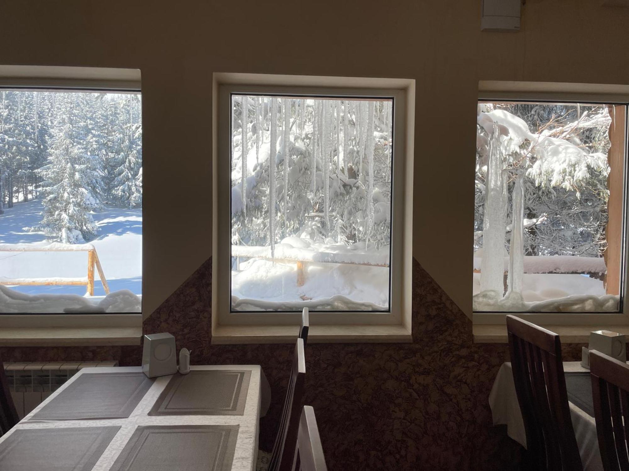 Hotel Оаза Dragobrat Esterno foto